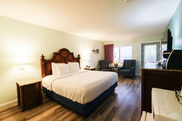 Fireside Inn, Ocean's Edge image 18